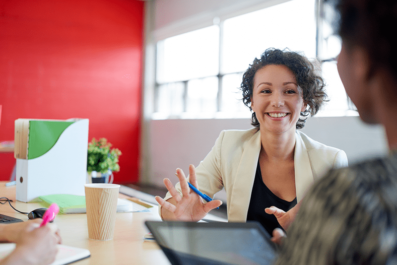 Professional discussing examples during a behavioural interview, demonstrating communication, leadership, and problem-solving skills using the STAR interview method. Professional discussing examples during a behavioural interview, demonstrating communication, leadership, and problem-solving skills using the STAR interview method.