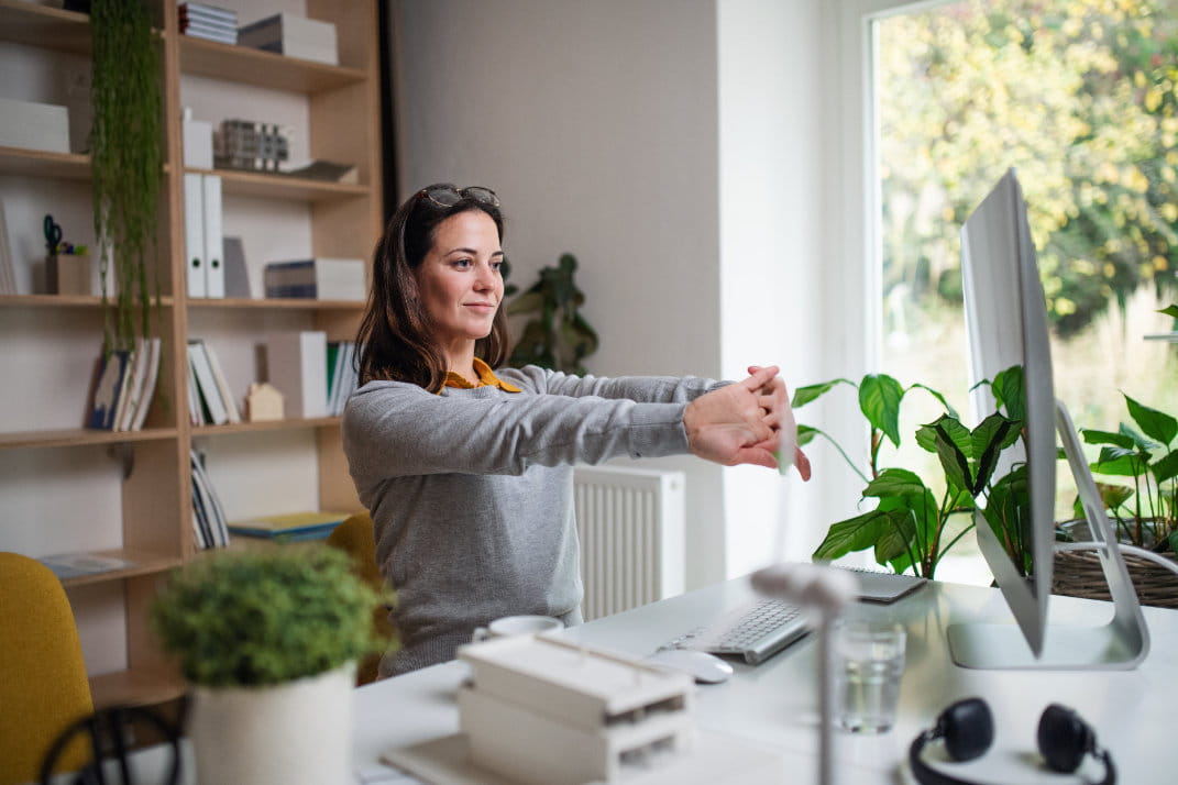 Mitarbeiterin im Home-Office Mitarbeiterin im Home-Office